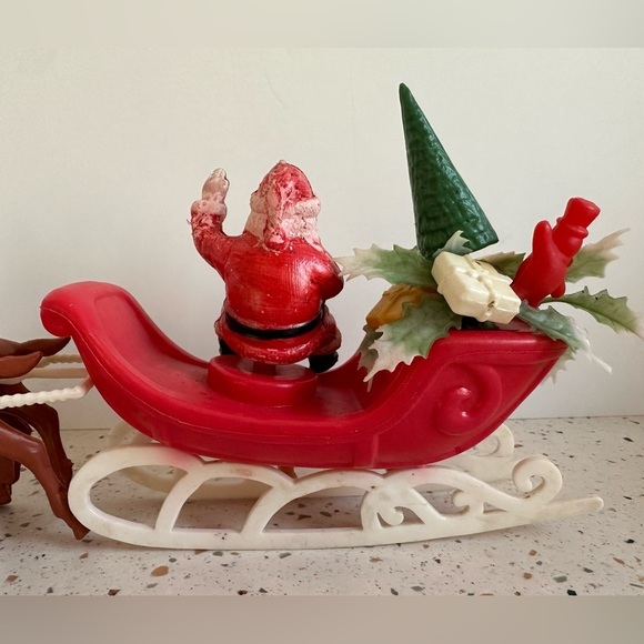 VTG Christmas Santa & Sleigh with‎ Deer Plastic Holiday Decor Made in Hong Kong - Picture 9 of 10